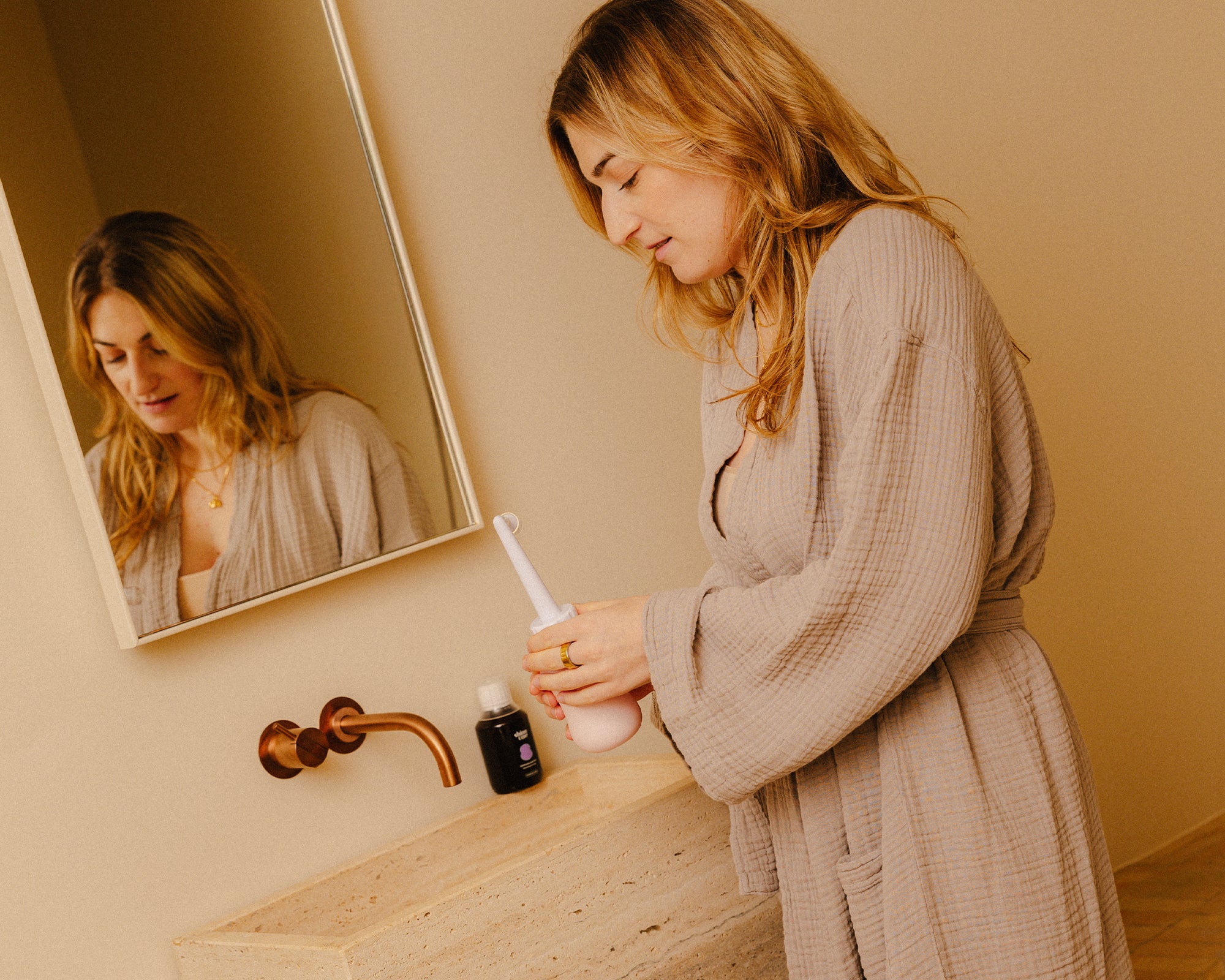 FLush bottle en Intimate Solution in gebruik